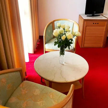 Hotel Chateau Linza Shkoze