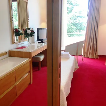 Chateau Linza 4* Shkoze