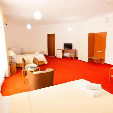 Chateau Linza Hotel Shkoze