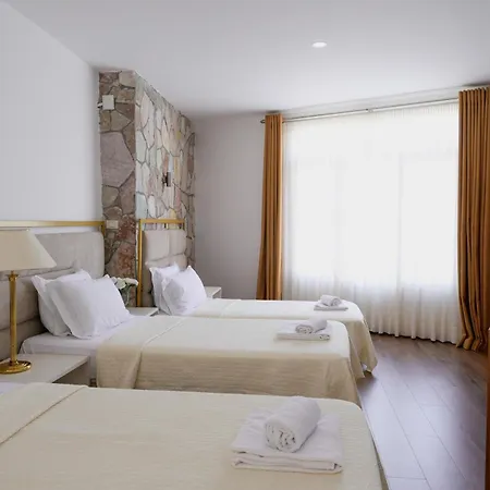 Chateau Linza מלון