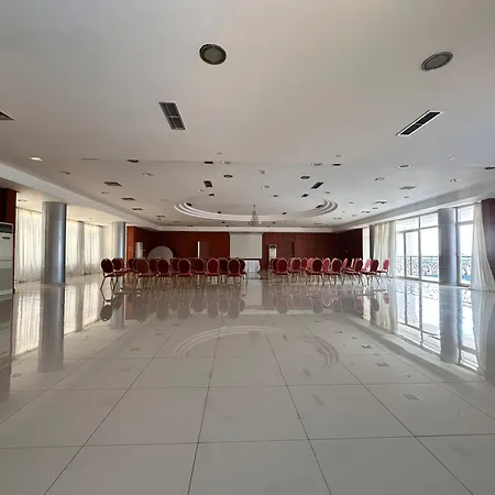 מלון Chateau Linza 4*
