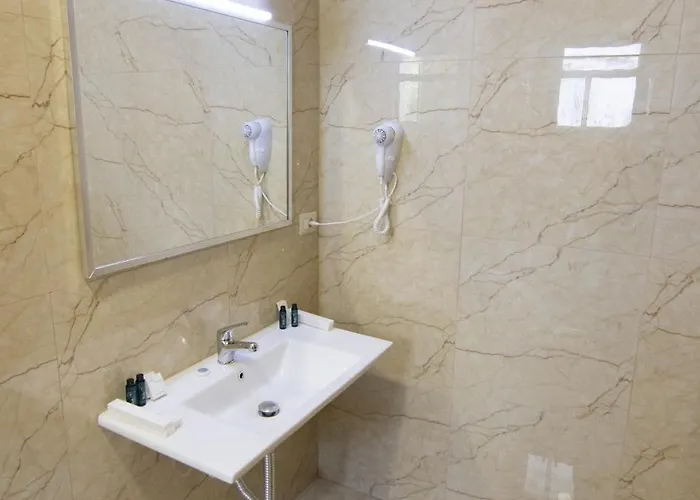 Chateau Linza Hotel Shkoze (Tirana)