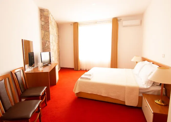 Chateau Linza Hotel Shkoze (Tirana)